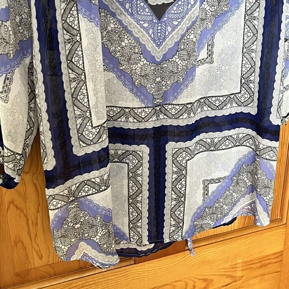 Everly Blouse M Blue Popover Lightweight Sheer Business Career Geometric Summer - Picture 6 of 8